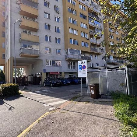 2 Room Apartment, Near Oc Galeria, Petrzalka Bratysława Zewnętrze zdjęcie