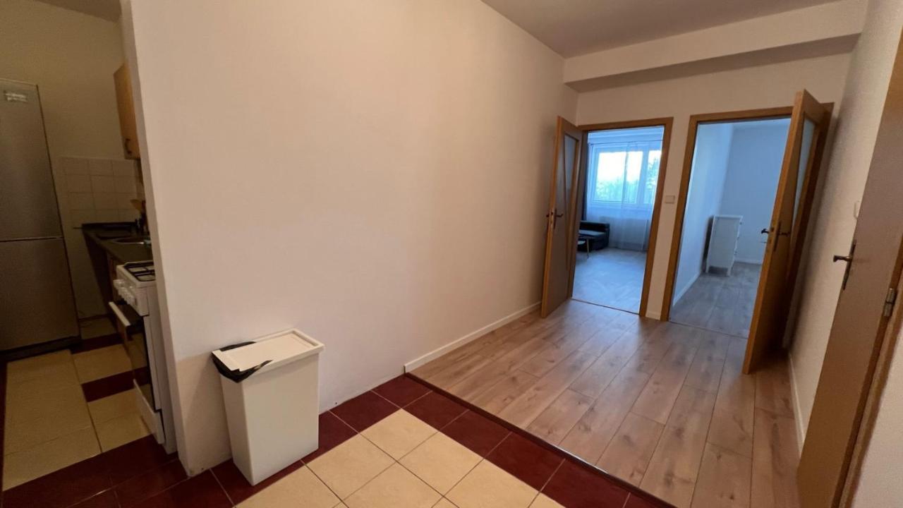 2 Room Apartment, Near Oc Galeria, Petrzalka Bratysława Zewnętrze zdjęcie
