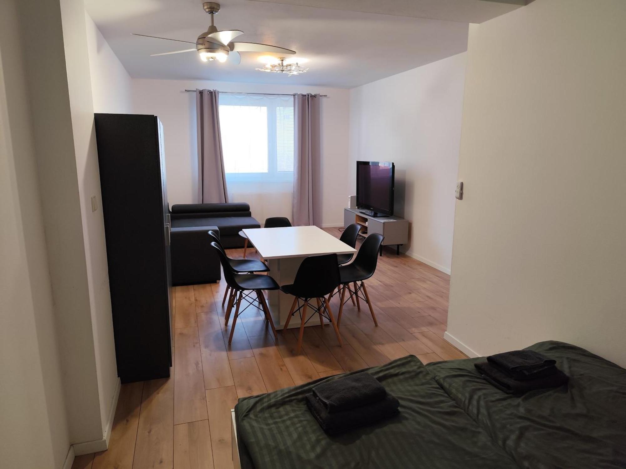 2 Room Apartment, Near Oc Galeria, Petrzalka Bratysława Zewnętrze zdjęcie